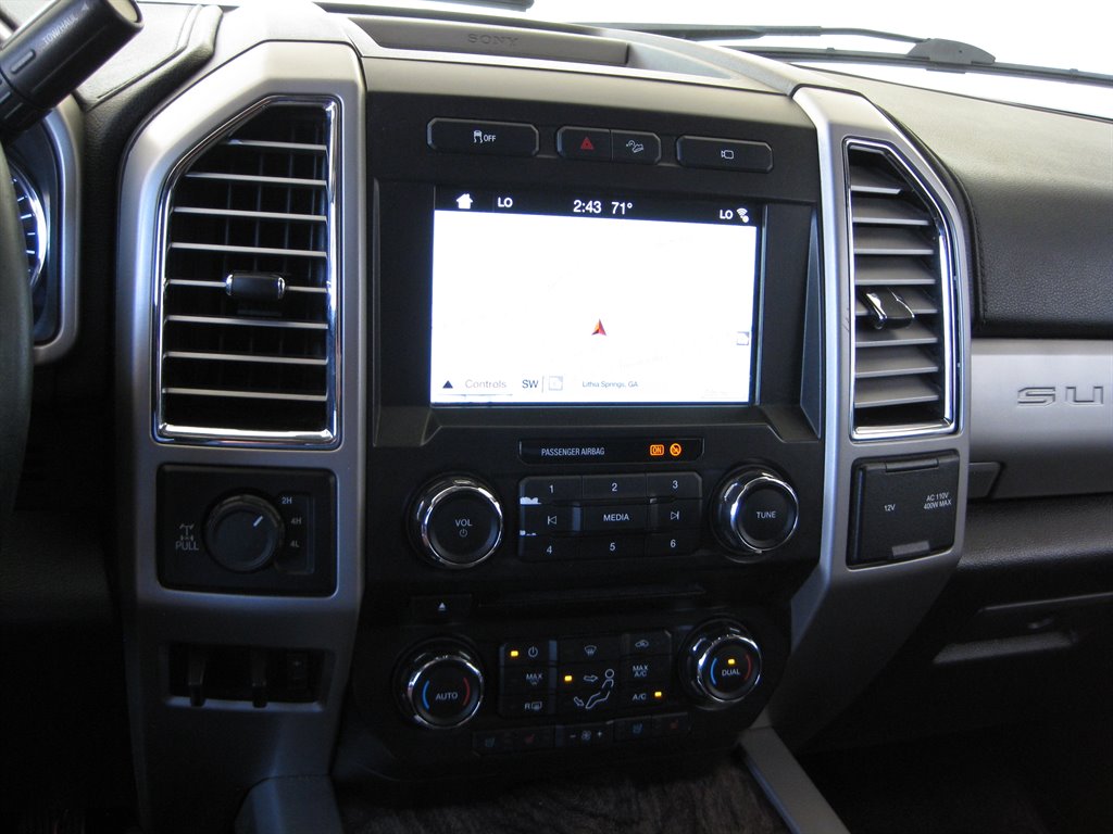 2017 Ford F250sd Lariat With Pano SUN photo