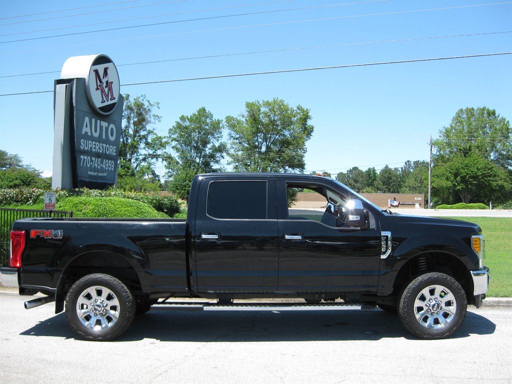 2017 Ford F250sd Lariat With Pano SUN photo