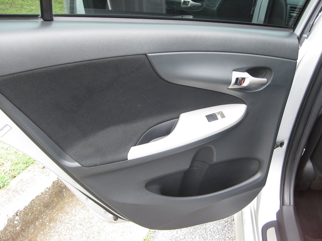 2010 Toyota Corolla XRS photo