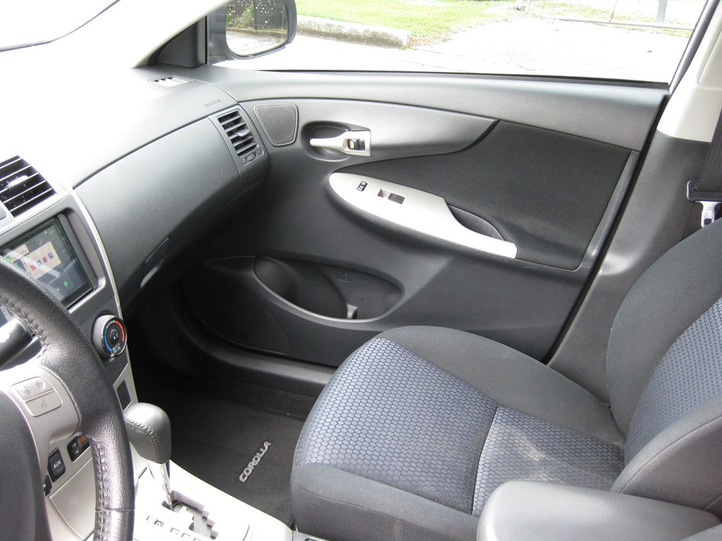 2010 Toyota Corolla XRS photo