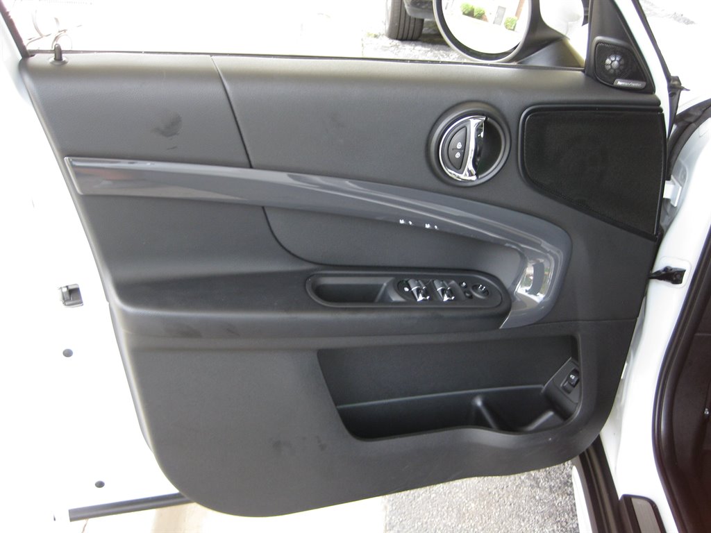 2015 Mini Cooper ALL4 photo 30