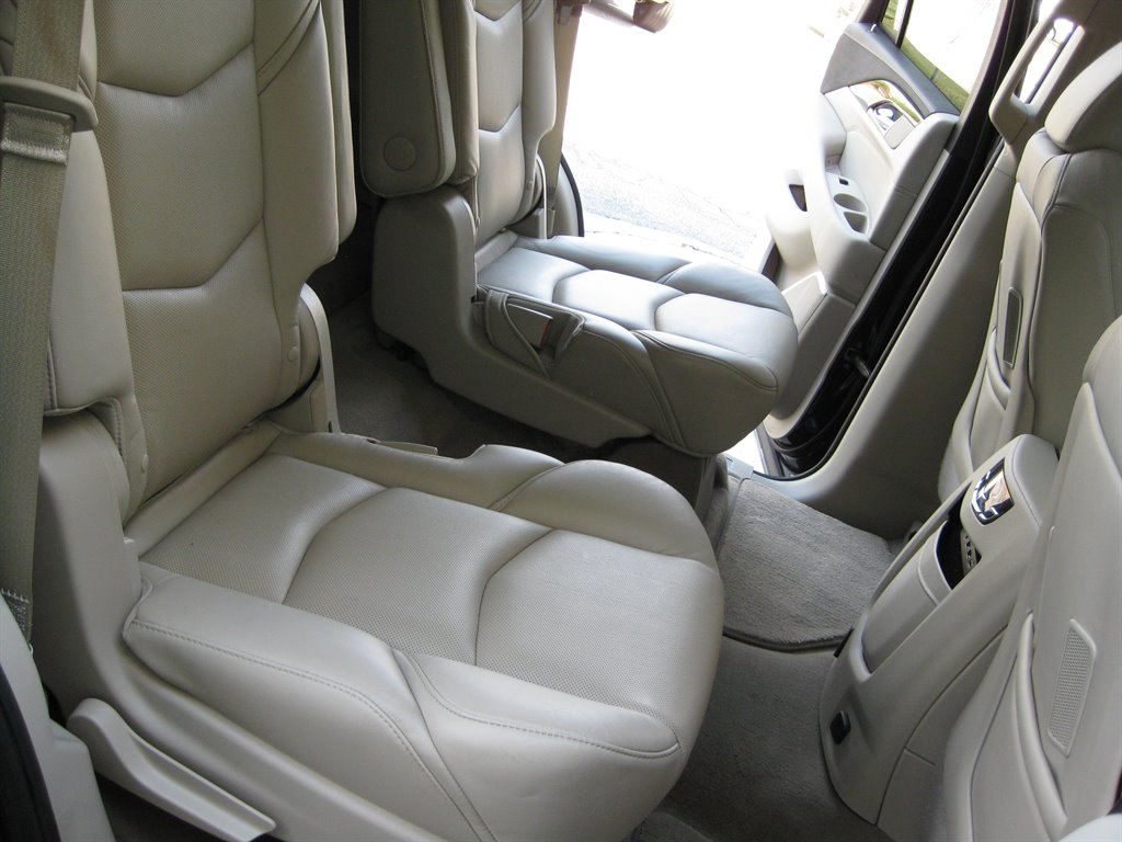 2020 Cadillac Escalade - $23,950