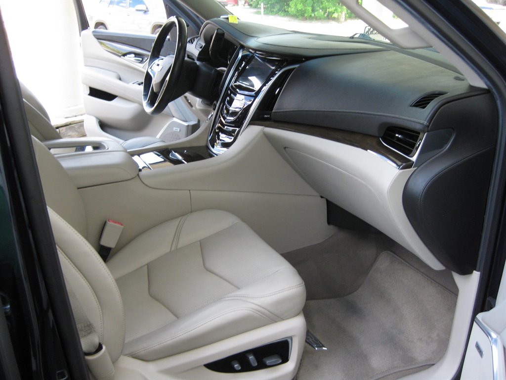 2020 Cadillac Escalade - $23,950