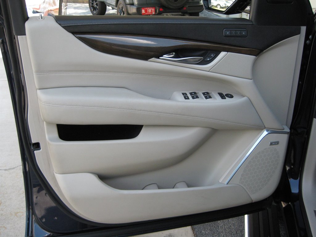 2020 Cadillac Escalade - $23,950