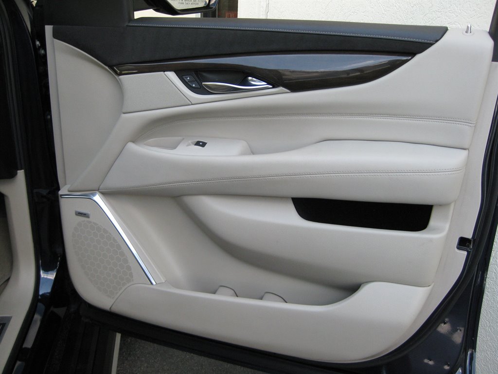 2020 Cadillac Escalade - $23,950