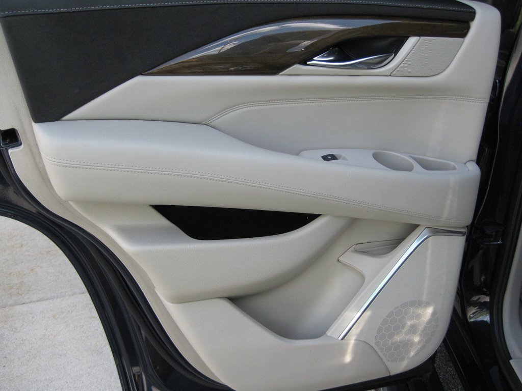 2020 Cadillac Escalade - $23,950