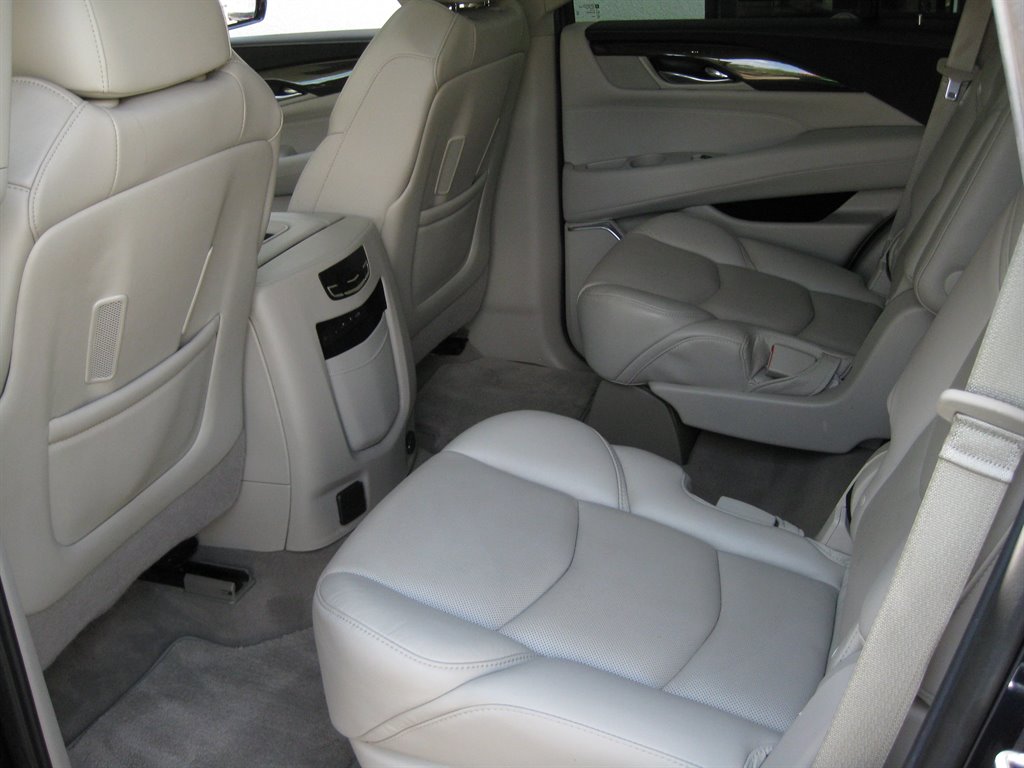 2020 Cadillac Escalade - $23,950