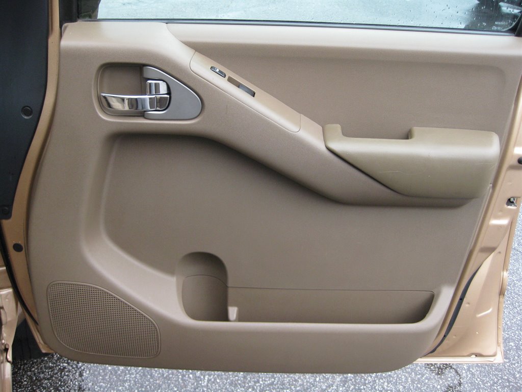 2005 Nissan Frontier - $7,500