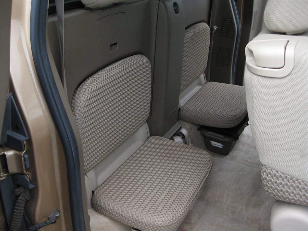 2005 Nissan Frontier - $7,500