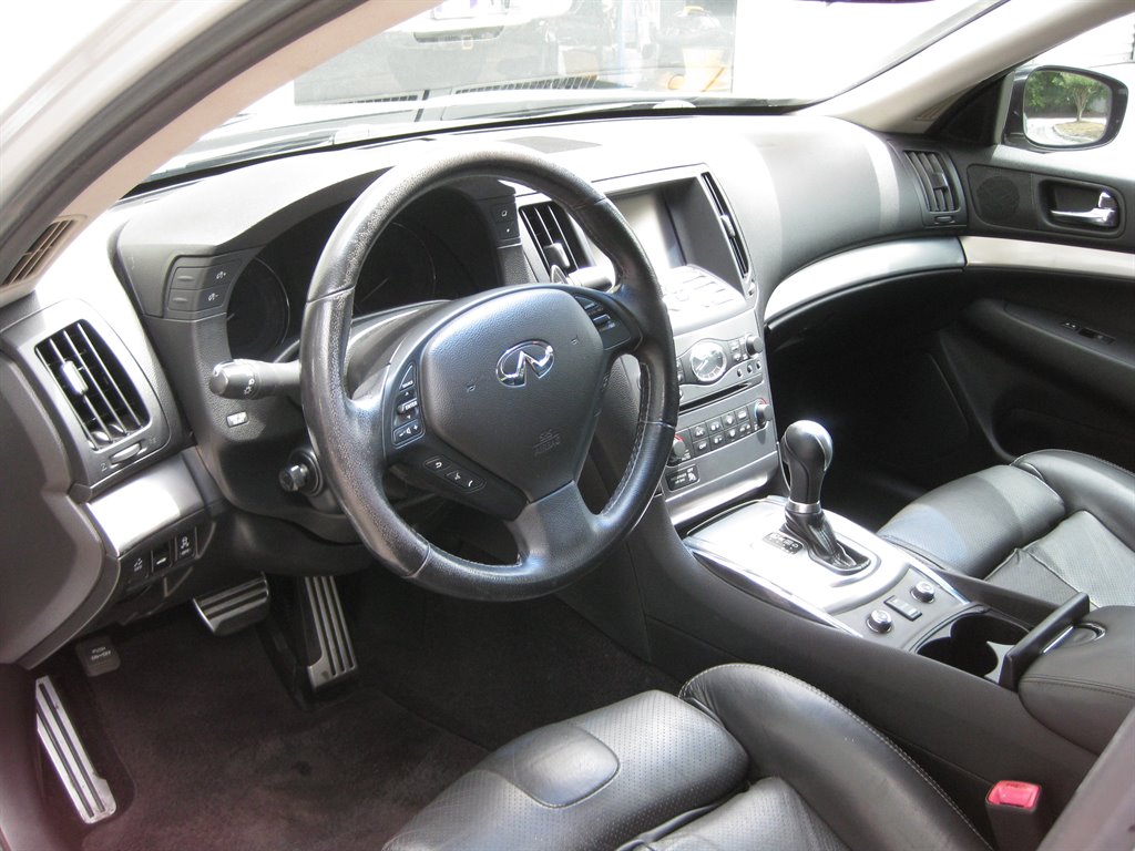 2013 INFINITI G - $10,950