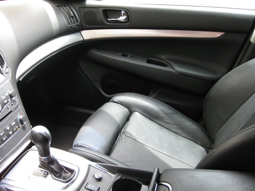 2013 INFINITI G - $10,950