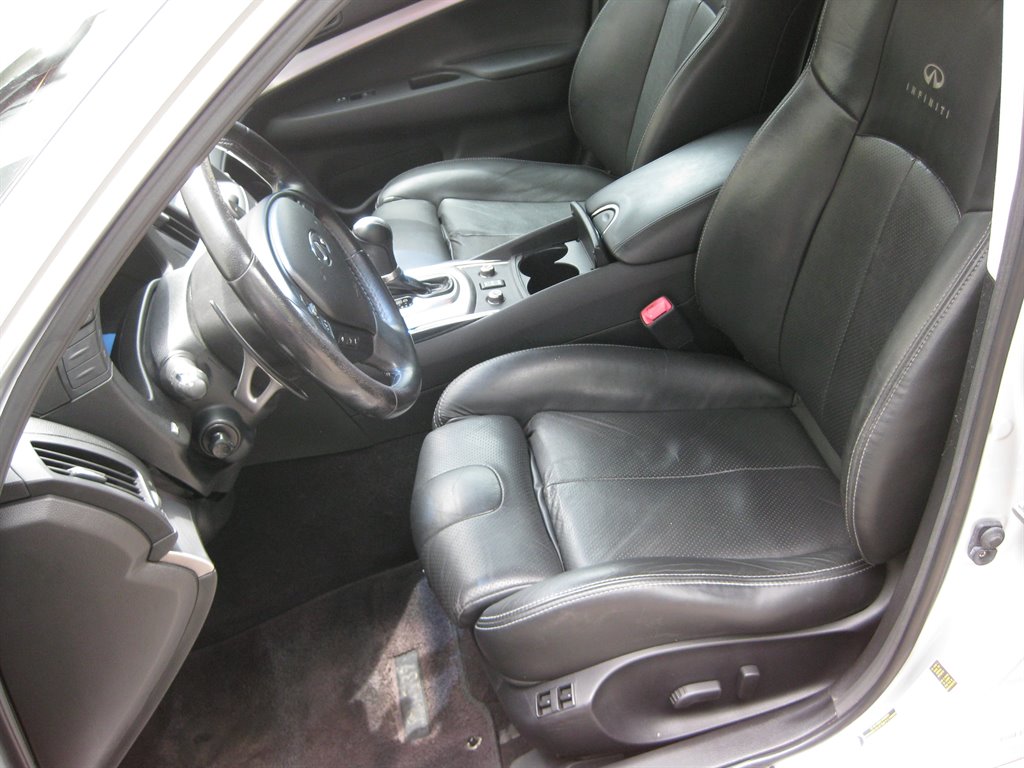 2013 INFINITI G - $10,950