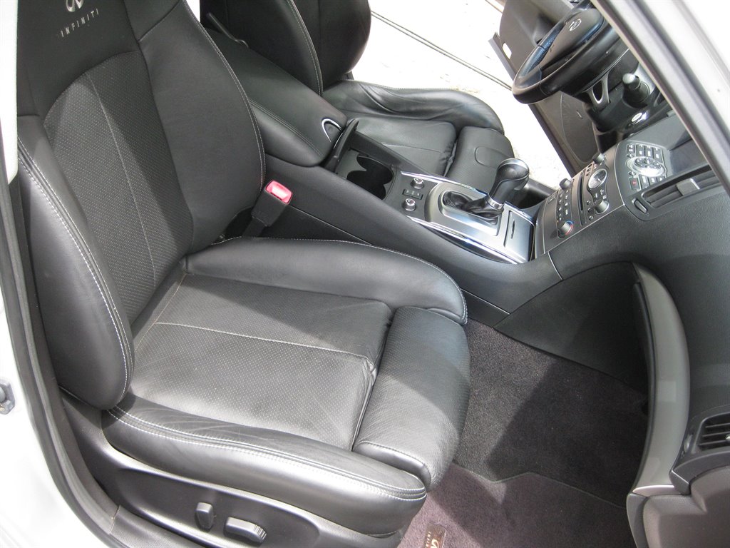 2013 INFINITI G - $10,950