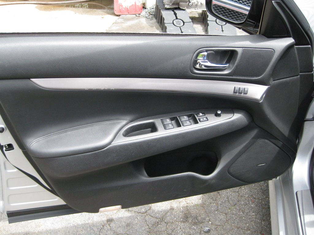 2013 INFINITI G - $10,950