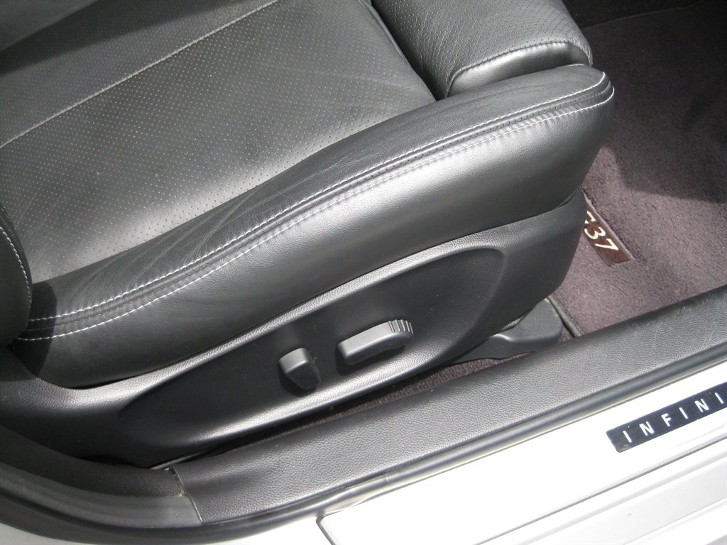 2013 INFINITI G - $10,950