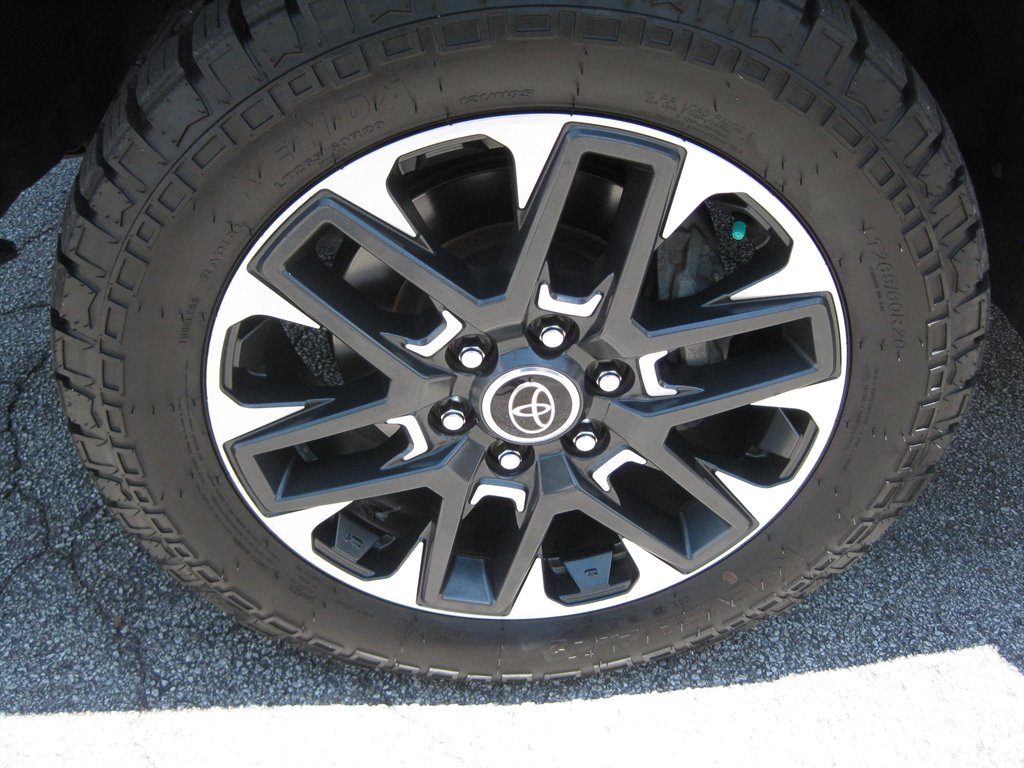 2022 Toyota Tundra - $42,500