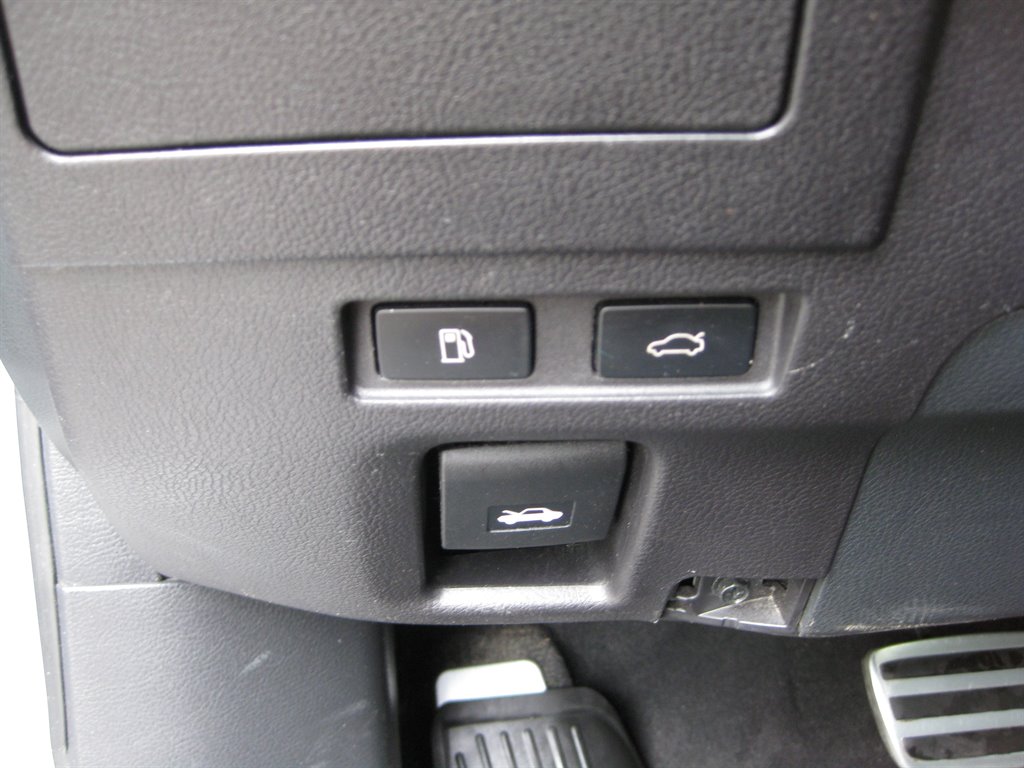 2020 Lexus ES - $24,950