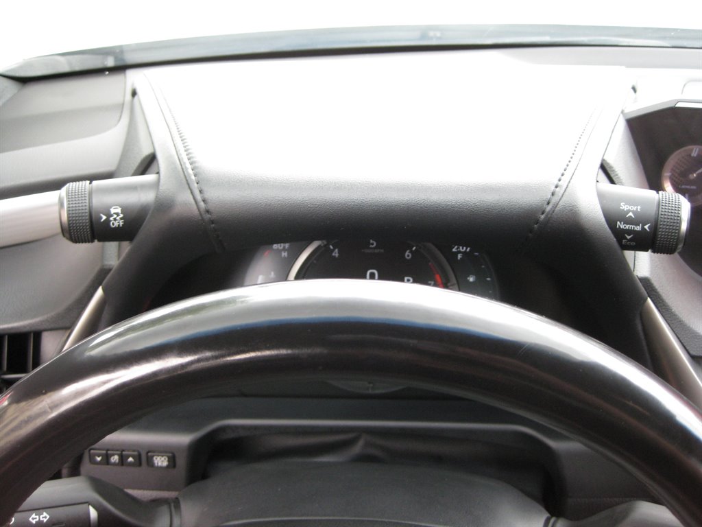 2020 Lexus ES - $24,950