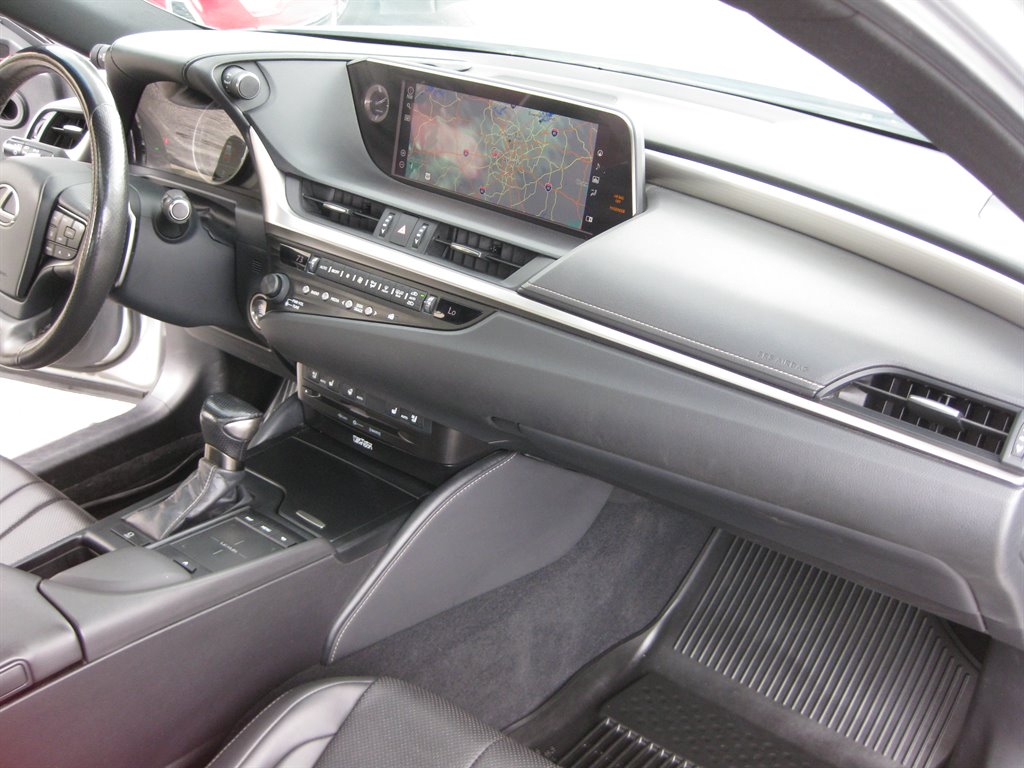 2020 Lexus ES - $24,950