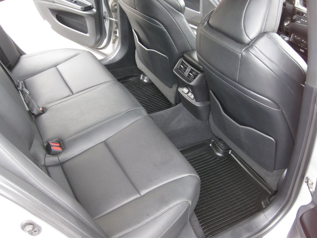 2020 Lexus ES - $24,950