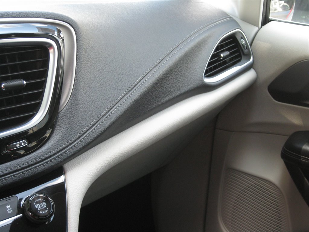 2018 Chrysler Pacifica - $12,950