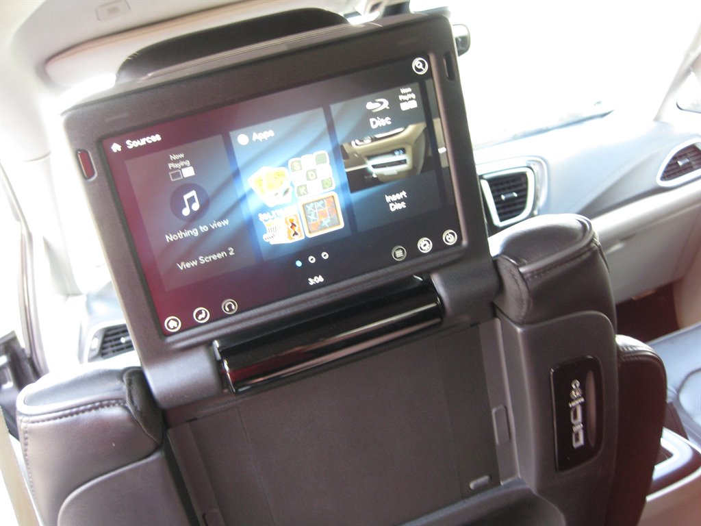 2018 Chrysler Pacifica - $12,950