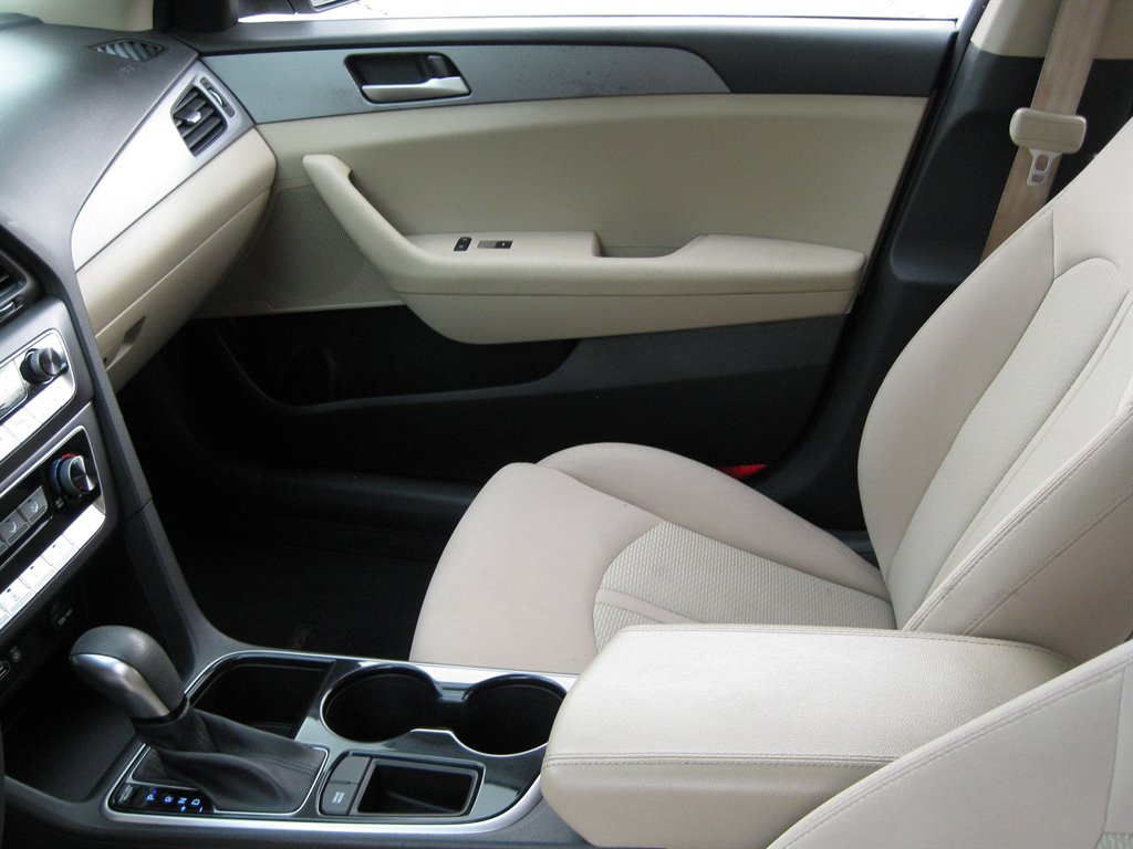 2018 Hyundai Sonata - $9,500
