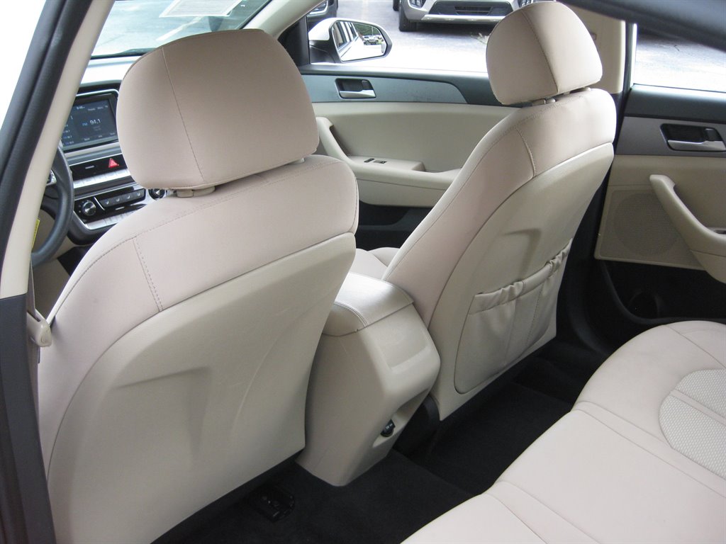 2018 Hyundai Sonata - $9,500