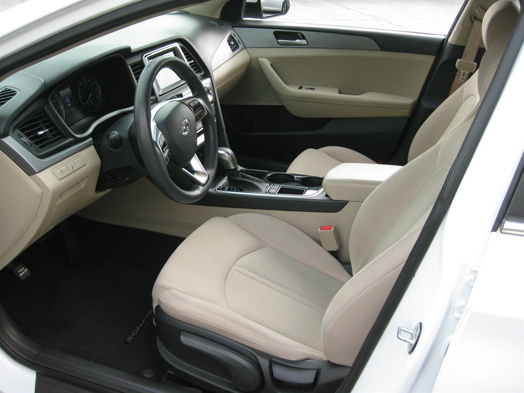 2018 Hyundai Sonata - $9,500