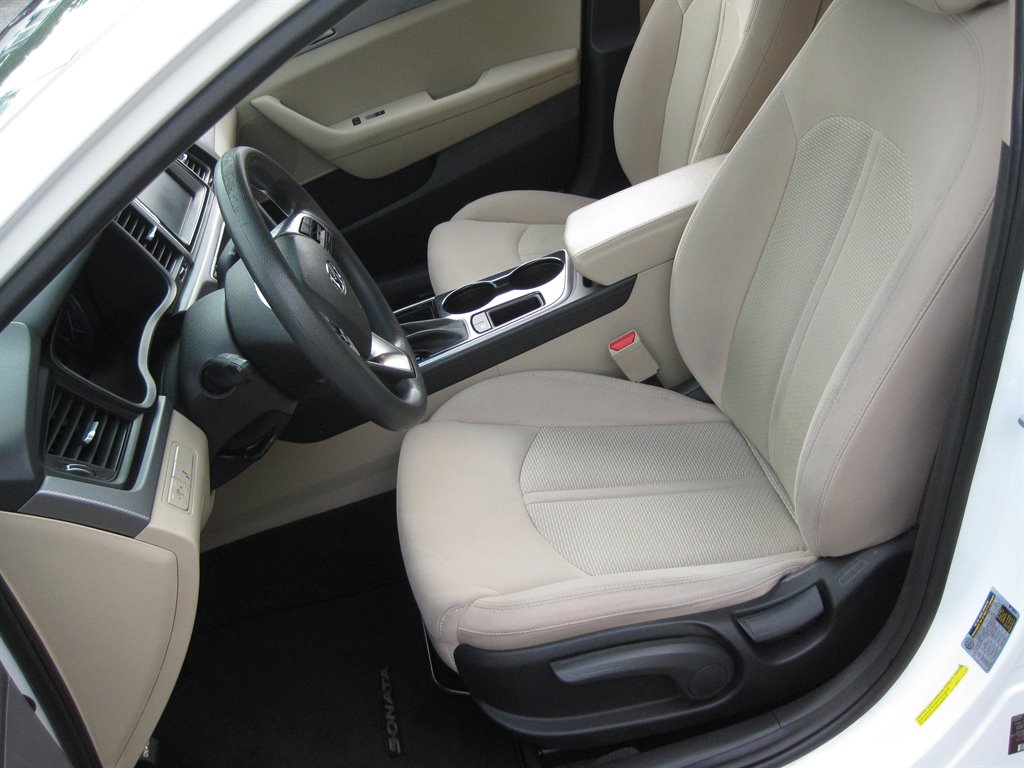 2018 Hyundai Sonata - $9,500