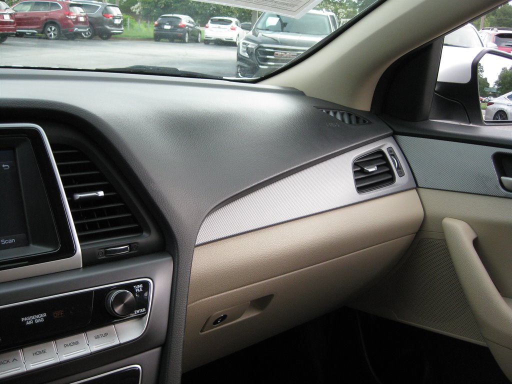 2018 Hyundai Sonata - $9,500