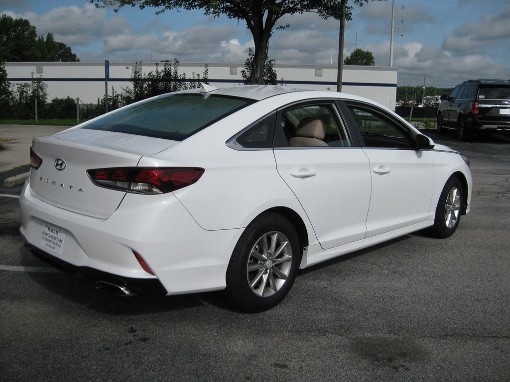 2018 Hyundai Sonata - $9,500
