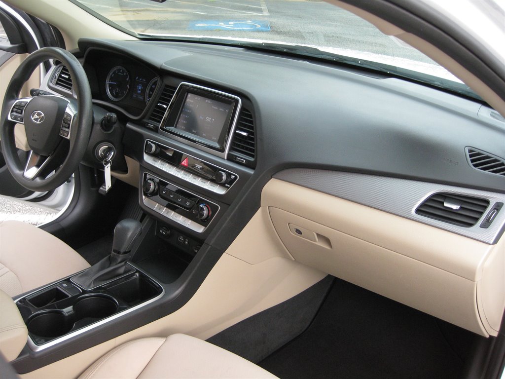 2018 Hyundai Sonata - $9,500