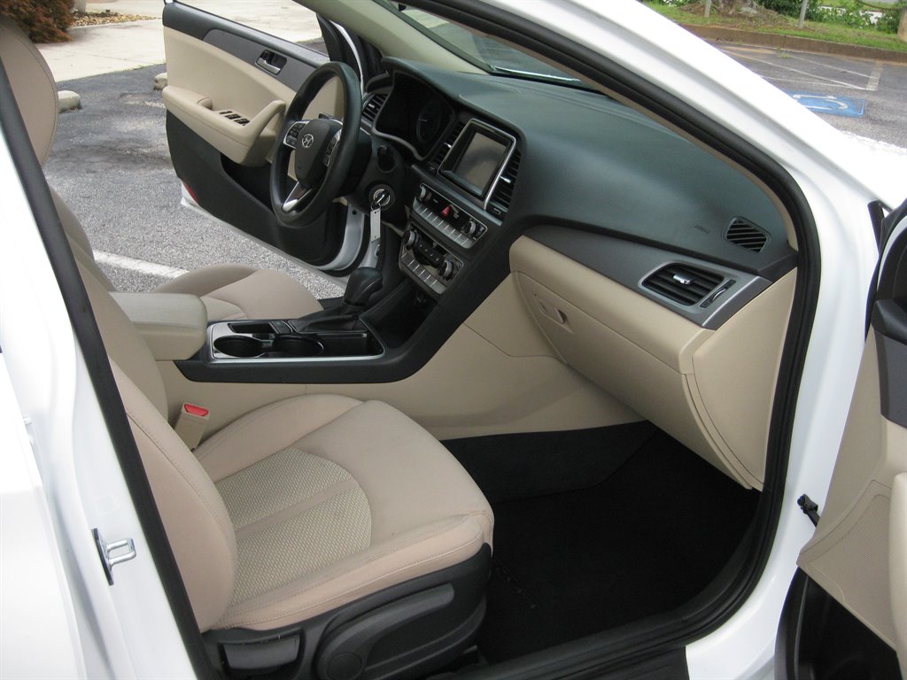 2018 Hyundai Sonata - $9,500