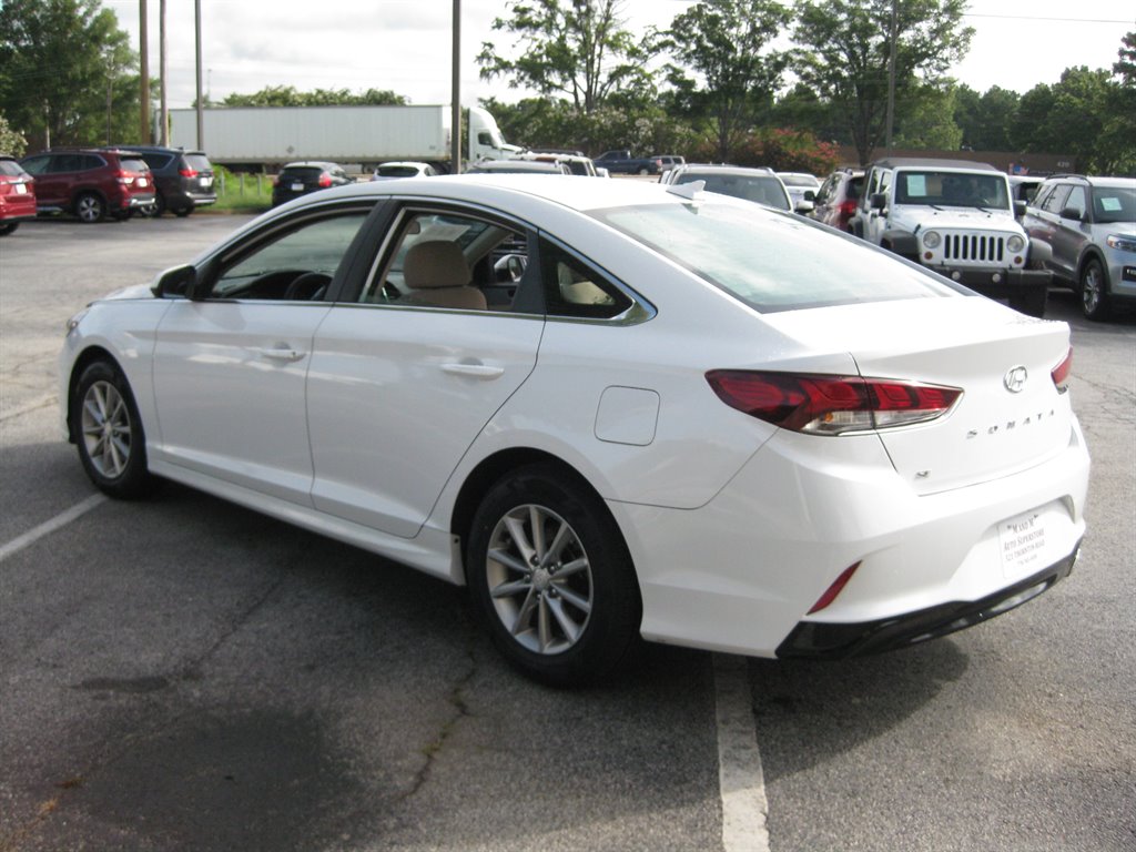 2018 Hyundai Sonata - $9,500