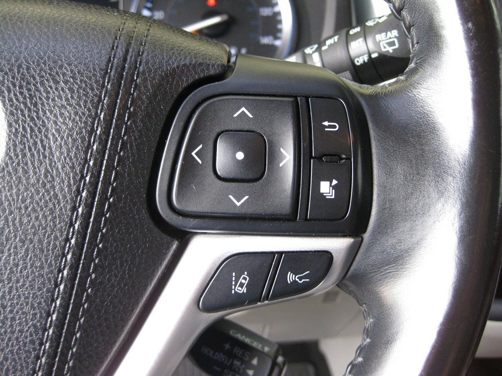2017 Toyota Highlander - $18,975