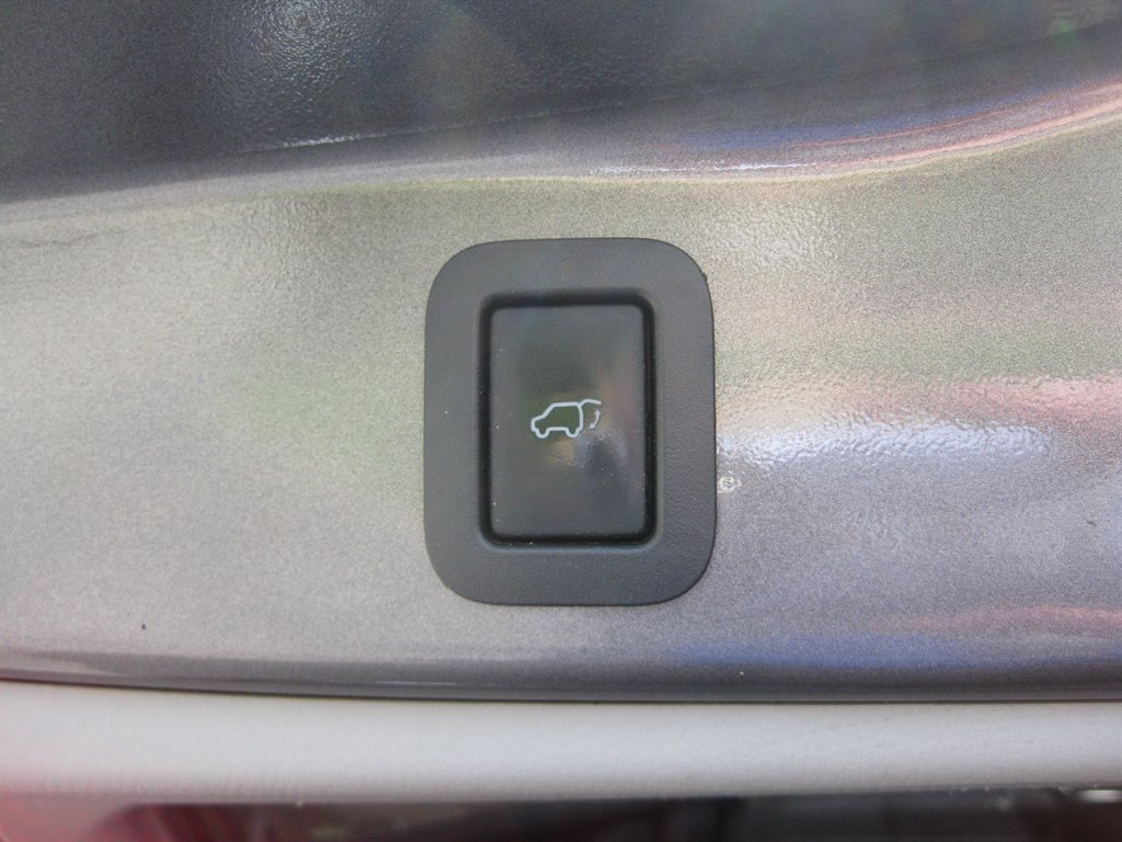 2017 Toyota Highlander - $18,975
