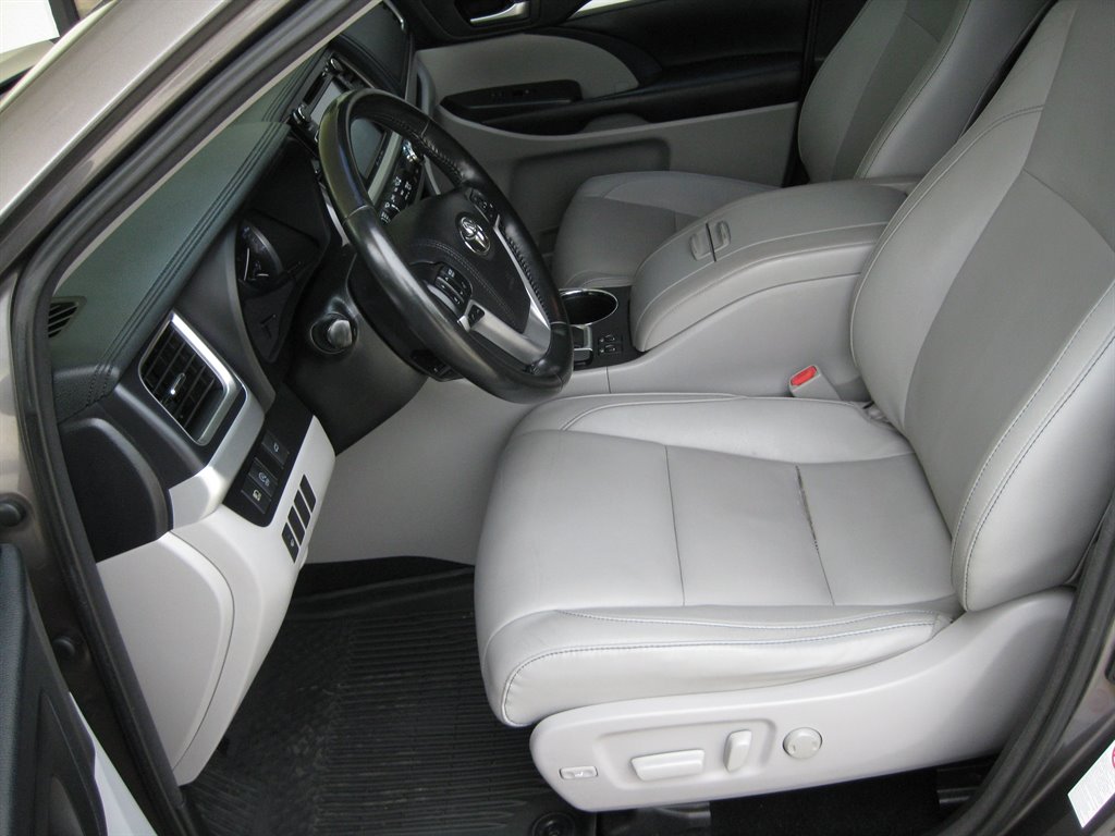 2017 Toyota Highlander - $18,975