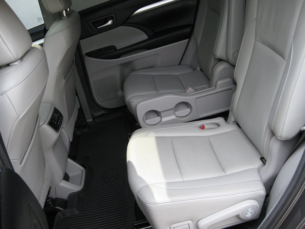 2017 Toyota Highlander - $18,975
