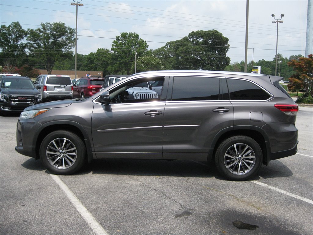2017 Toyota Highlander - $18,975