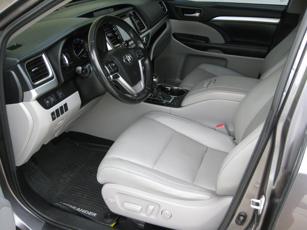 2017 Toyota Highlander - $18,975