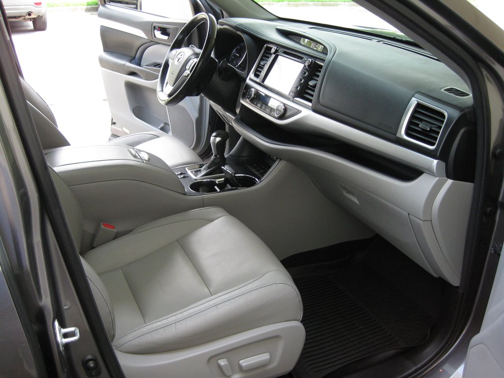 2017 Toyota Highlander - $18,975