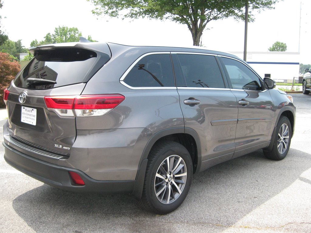 2017 Toyota Highlander - $18,975