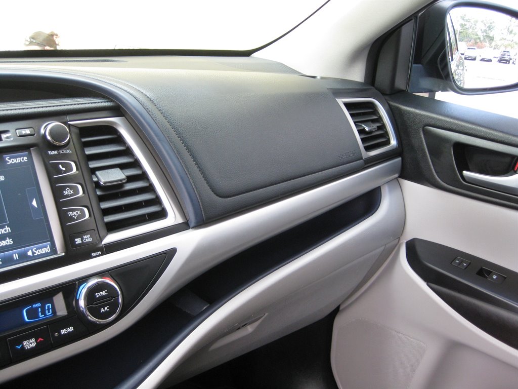 2017 Toyota Highlander - $18,975