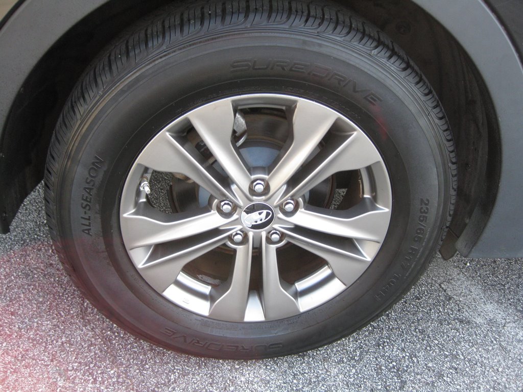 2013 Hyundai Santa FE Sport - $7,950