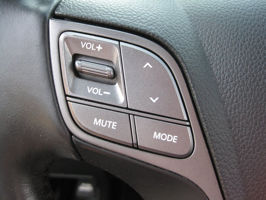 2013 Hyundai Santa FE Sport - $7,950