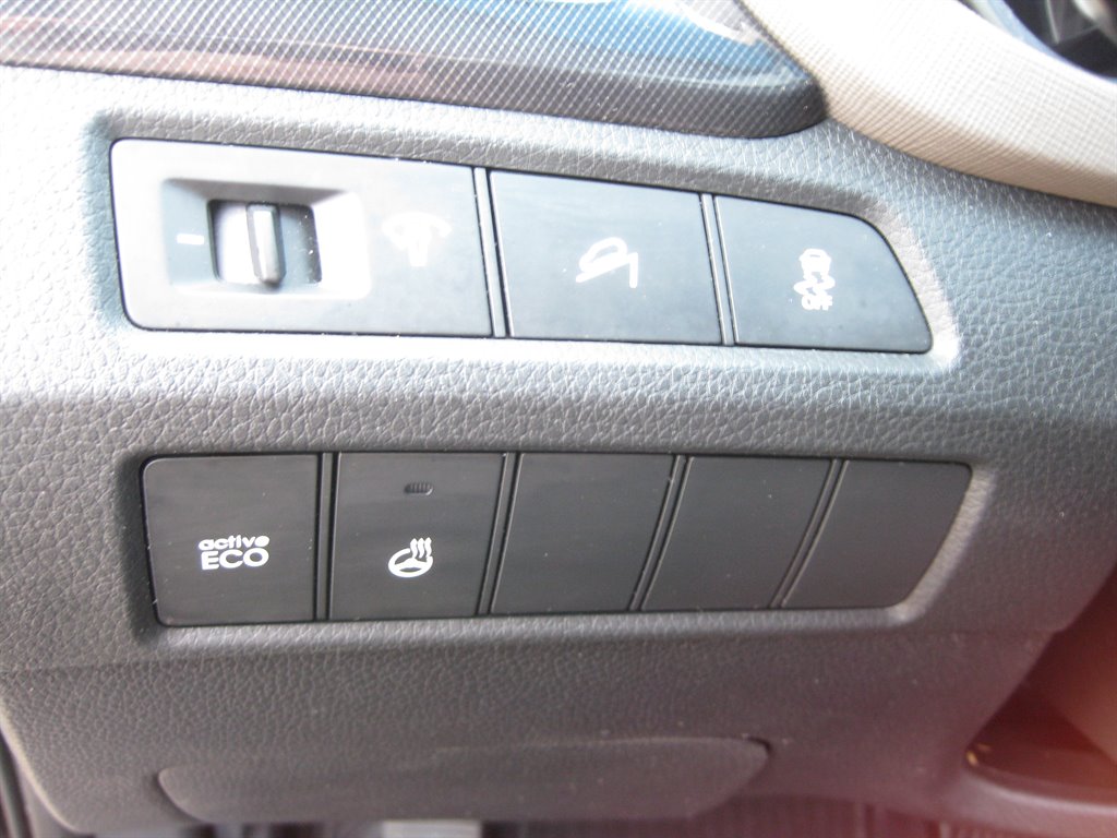 2013 Hyundai Santa FE Sport - $7,950