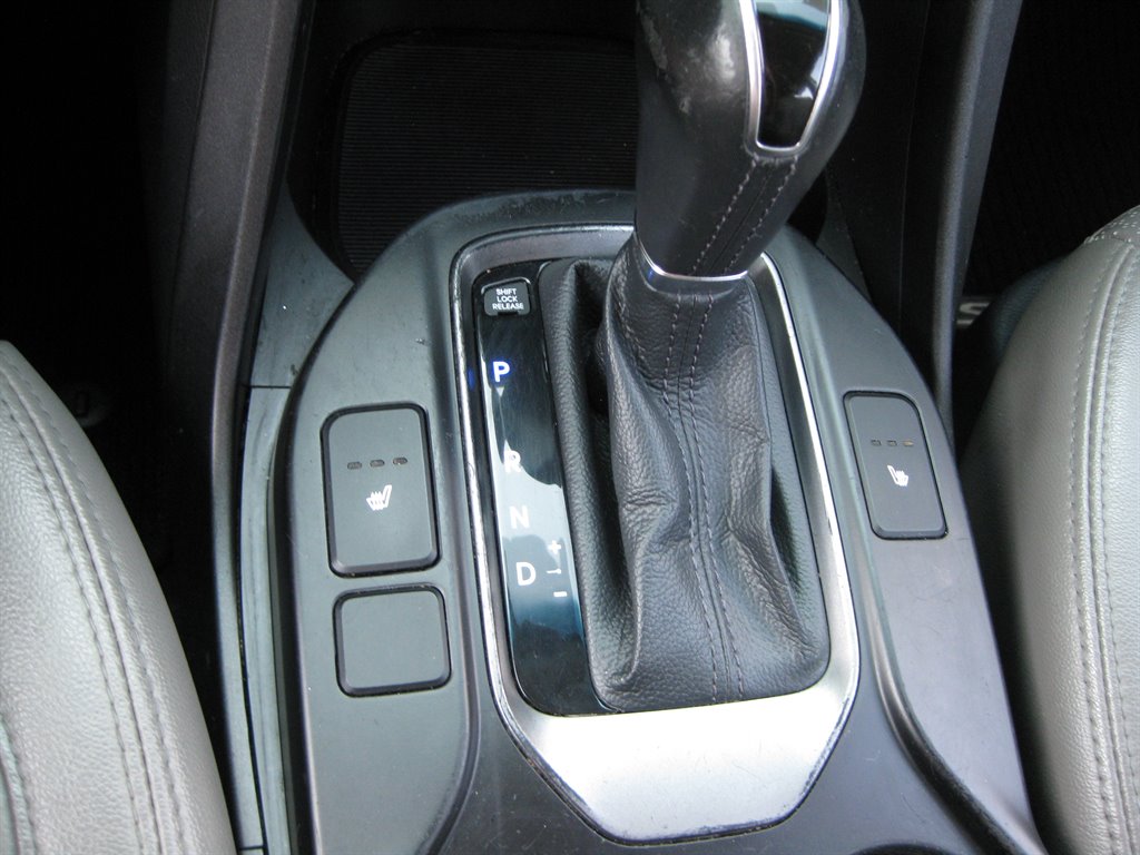 2013 Hyundai Santa FE Sport - $7,950
