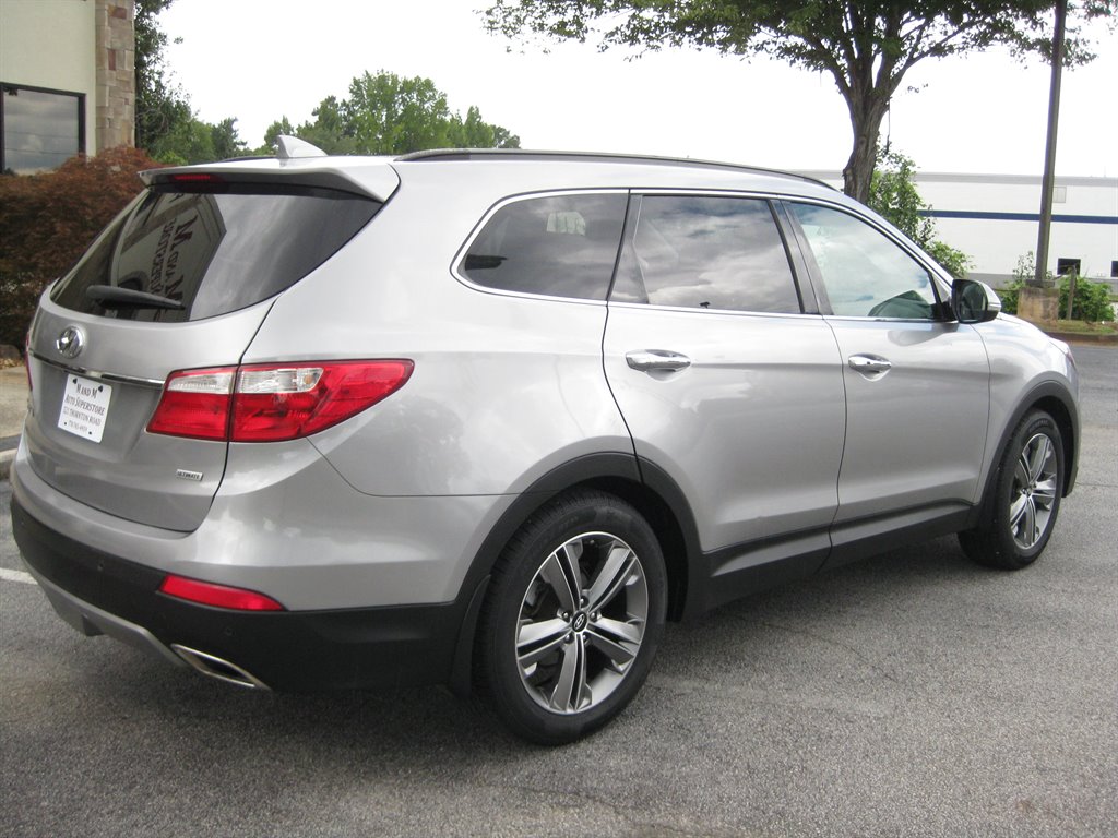 2015 Hyundai Santa FE - $8,950