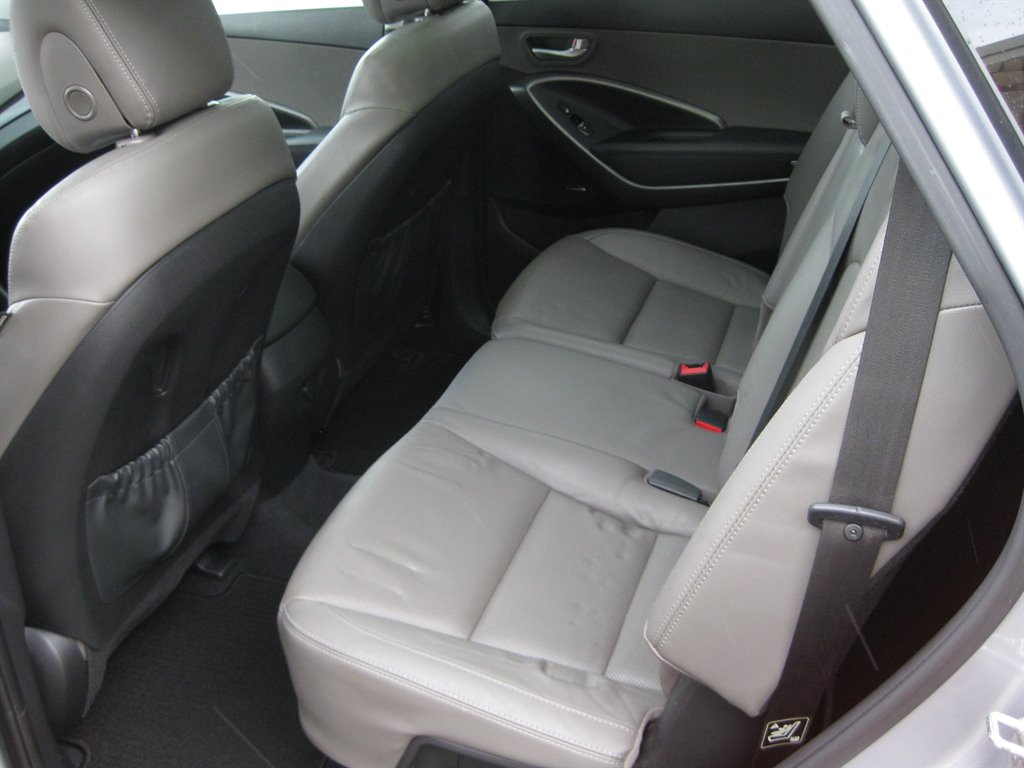 2015 Hyundai Santa FE - $8,950